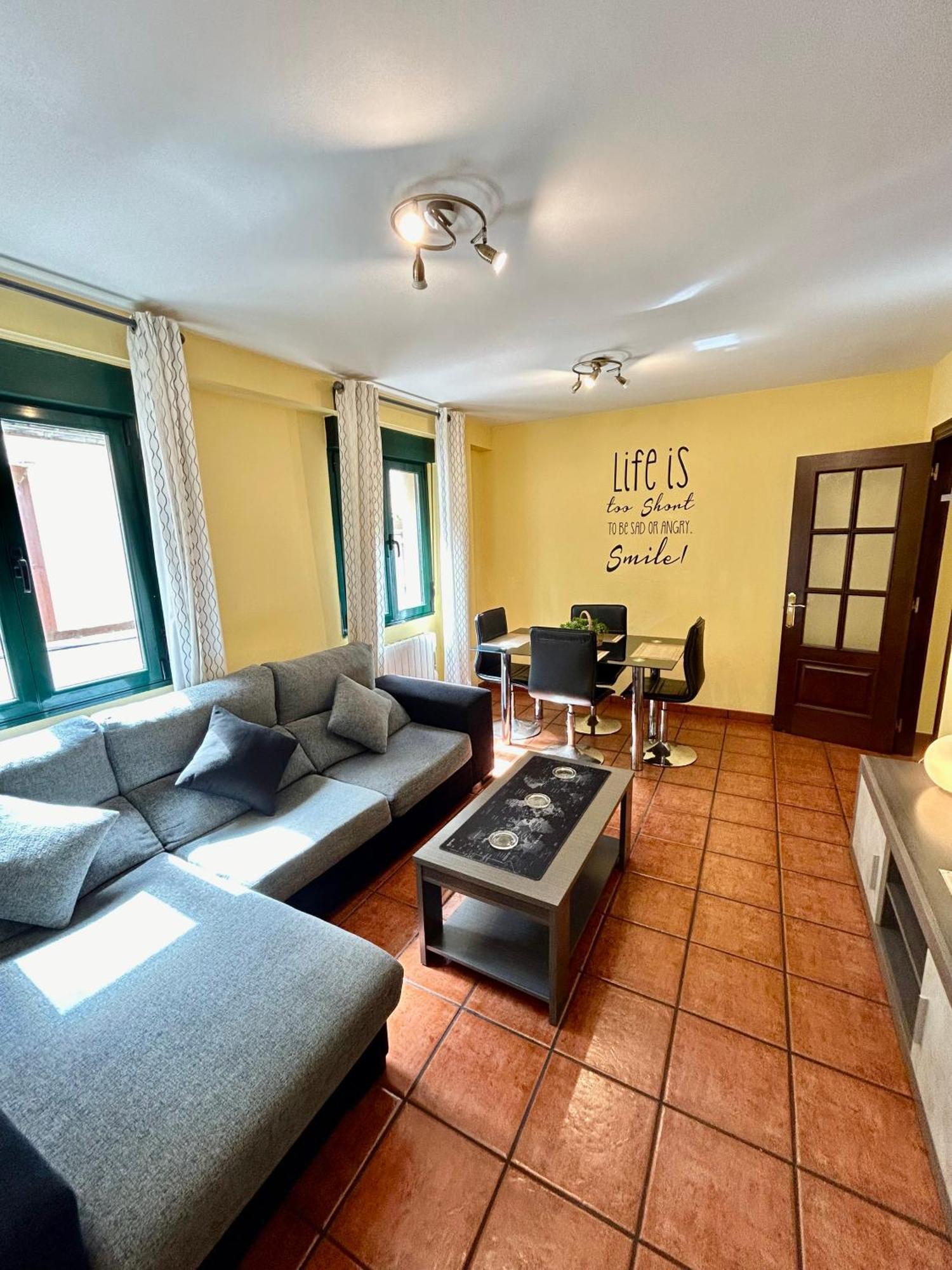 Altair Apartment กูดีเยโร ภายนอก รูปภาพ